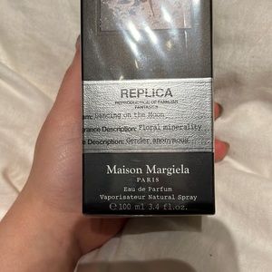 Maison Margiela Replica Dancing on the Moon